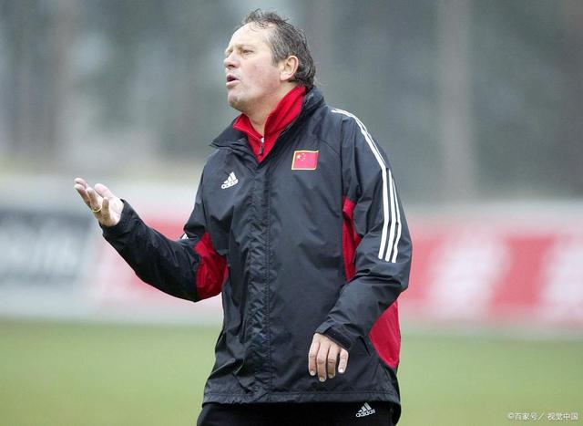 包含凯恩在中国队比赛中战术调整，战术调整引发热议！比赛高潮迭起的词条