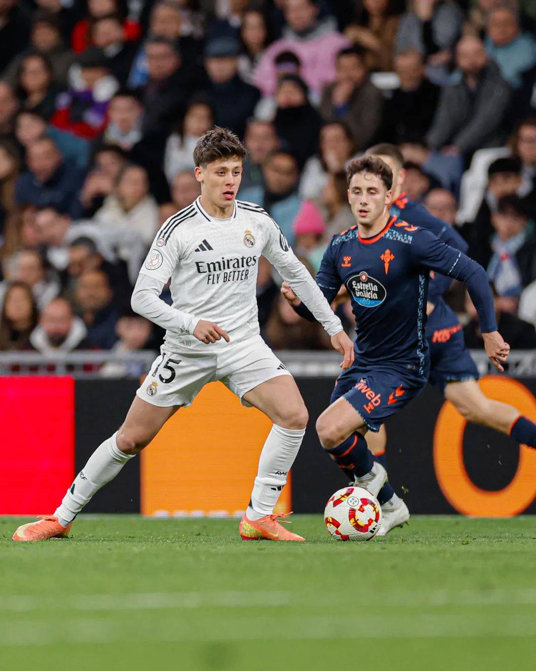 开云体育-法兰克福迎国王杯关键赛；国际比赛日战术微调；信心回归；更衣室氛围转暖的简单介绍