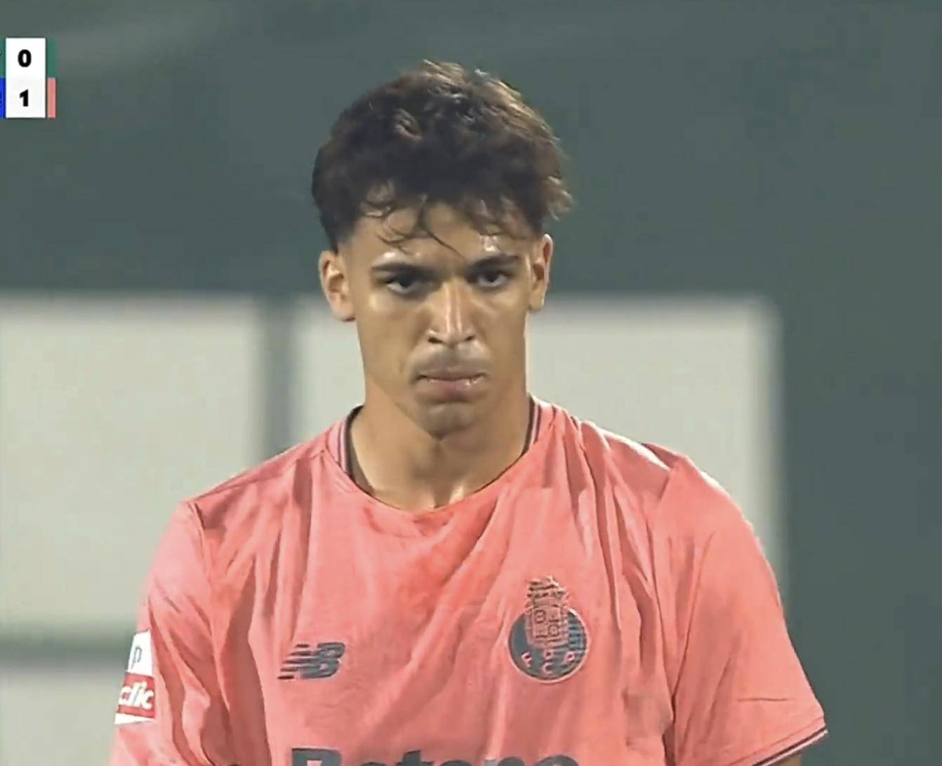 里尔发布备战花絮；加时末段再遭质疑；葡超任务艰巨；控场能力受关注的简单介绍