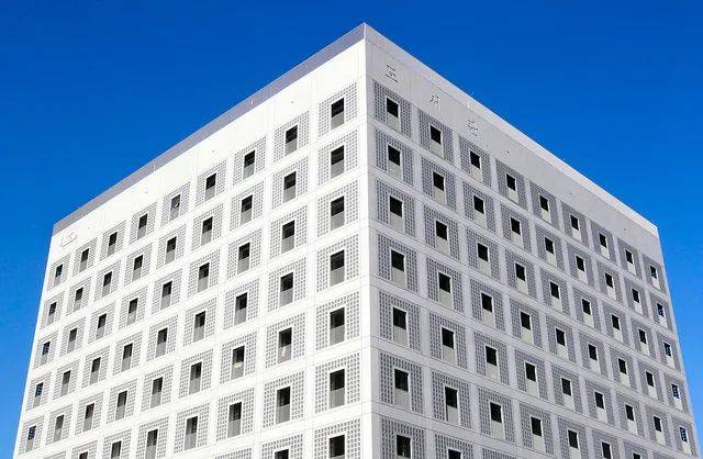 包含今夜斯图加特更衣室发声：欧篮联节点到来，赛场秩序良好，年轻球员得到机会的词条