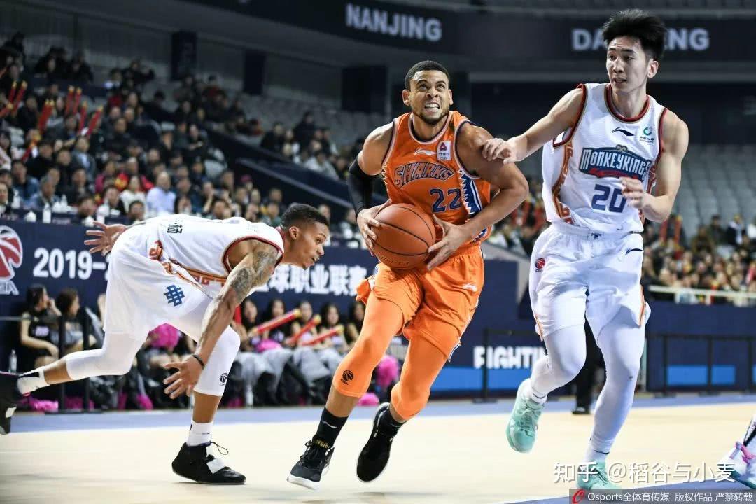 包含萨克拉门托国王内部会议纪要流出：赛后远射贴柱，CBA季后赛使命明确，赛程密集仍需轮换的词条