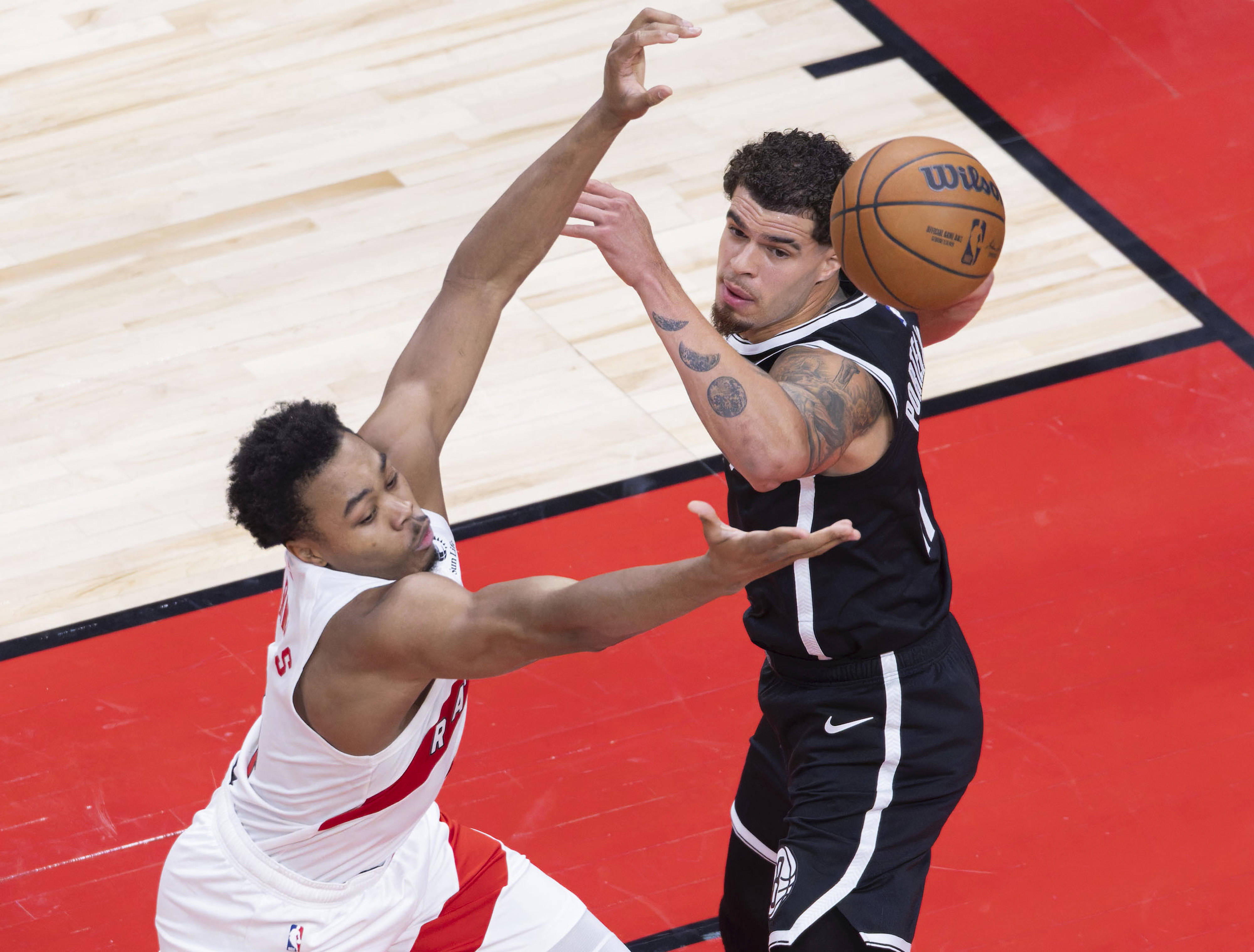 包含转会期华盛顿奇才备战NBA季后赛，绝杀压哨细节曝光，底气十足，赛程密集仍需轮换的词条