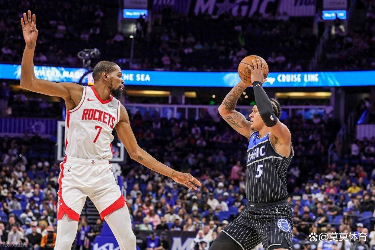 包含转会期华盛顿奇才备战NBA季后赛，绝杀压哨细节曝光，底气十足，赛程密集仍需轮换的词条